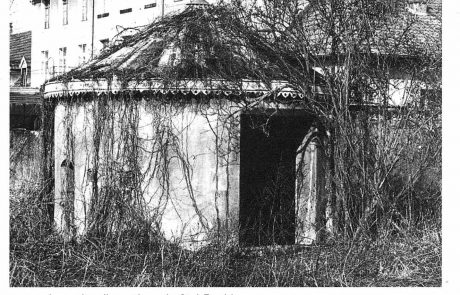 ancien puits alimenté par le Stei-Bachla, rue de la Mer-Rouge